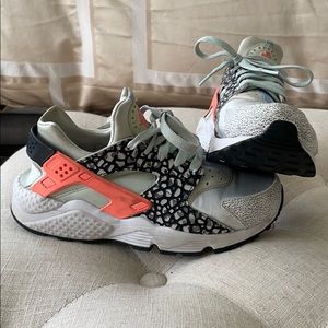 Women’s Nike Air Huarache Sneakers